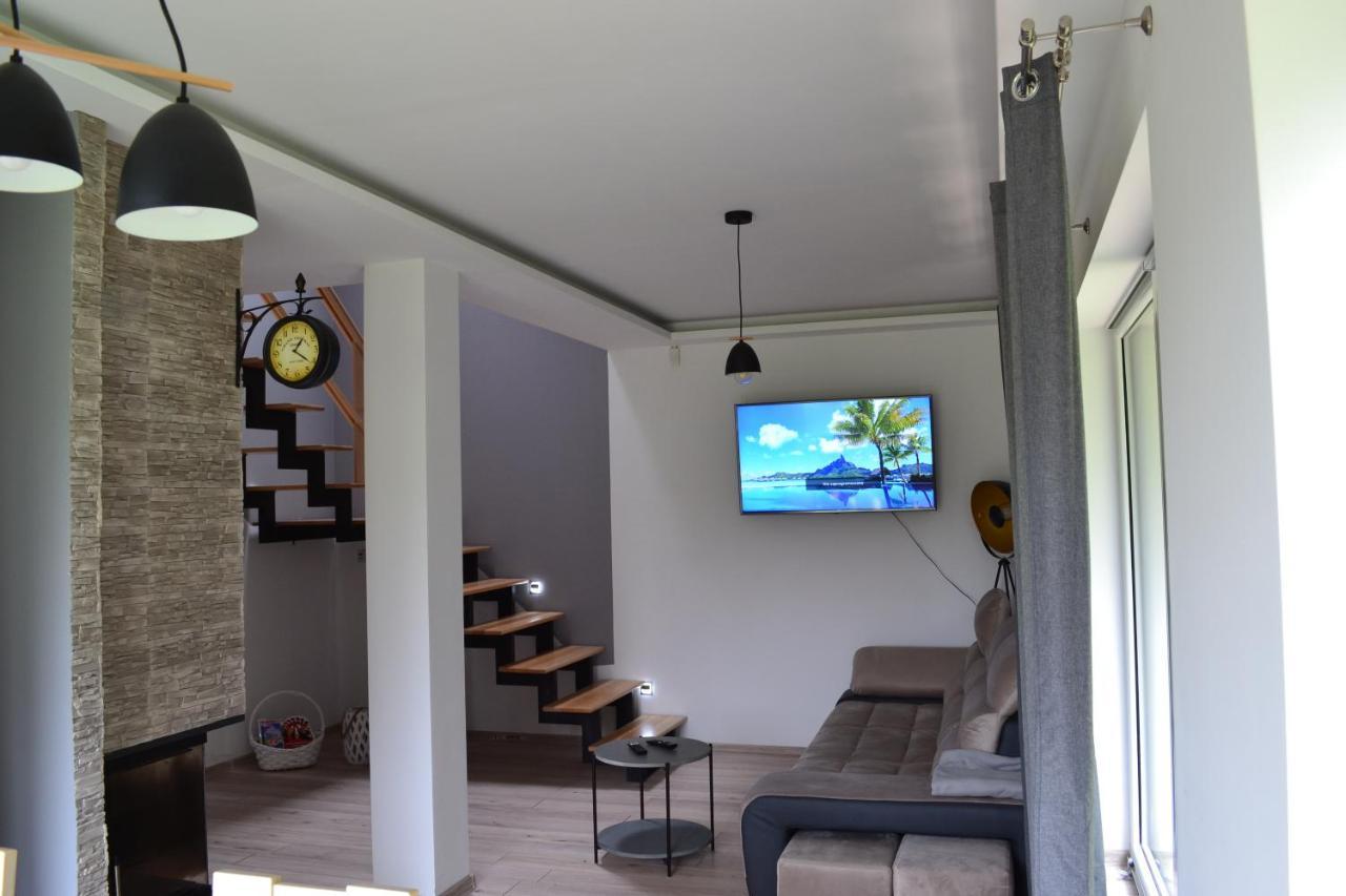 Leniowka Apartment Ponikiew  ภายนอก รูปภาพ