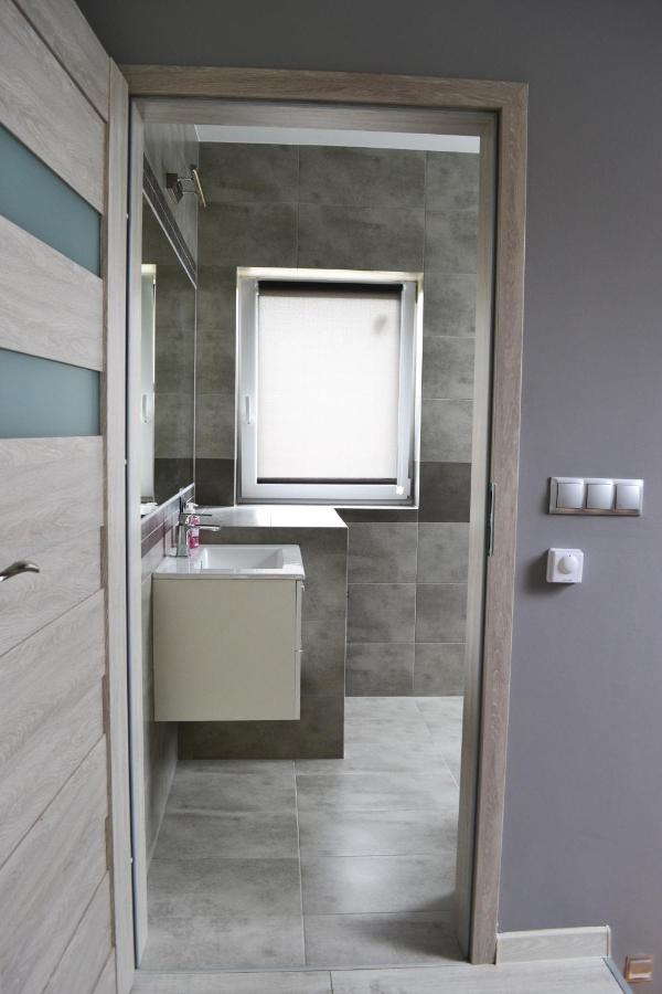 Leniowka Apartment Ponikiew  ภายนอก รูปภาพ