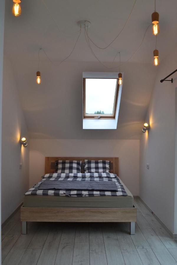 Leniowka Apartment Ponikiew  ภายนอก รูปภาพ